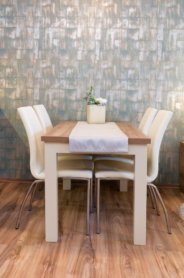 Foter Rezidencia 3 Apartment Gyor Ngoại thất bức ảnh